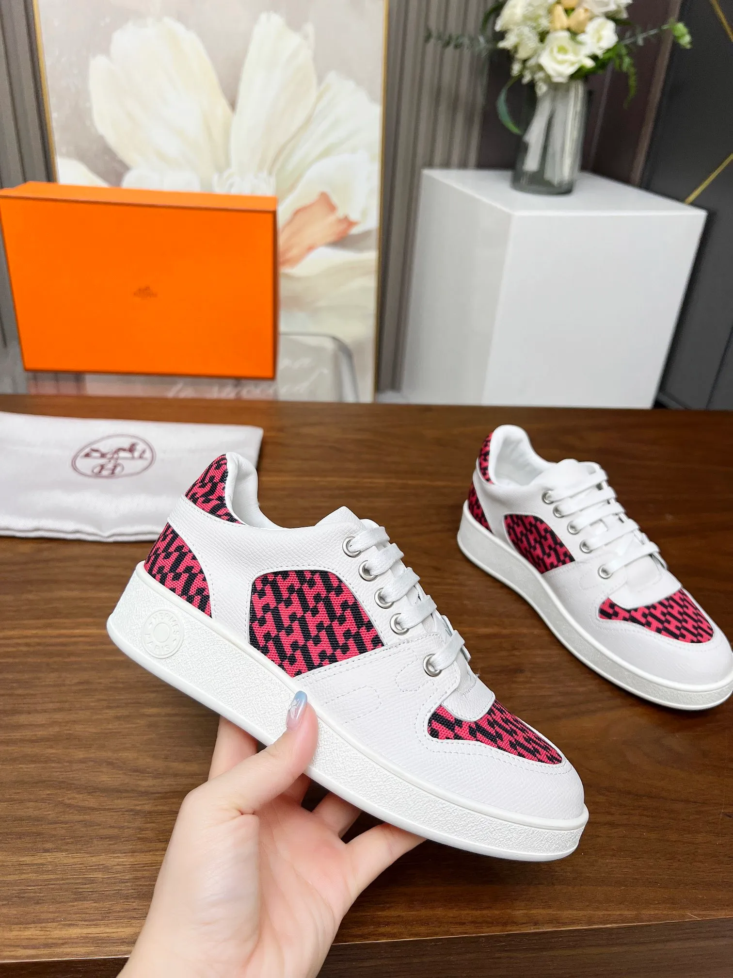 👟👟Ex-factory price 520👟👟 🔥🔥🔥French direct mail HERMES/Hermès flat fashion sports and casual shoes Korean style lace-up mesh lightweight! ! Breathable and comfortable, standard size 35/40 (41 can be customized and will not be returned)